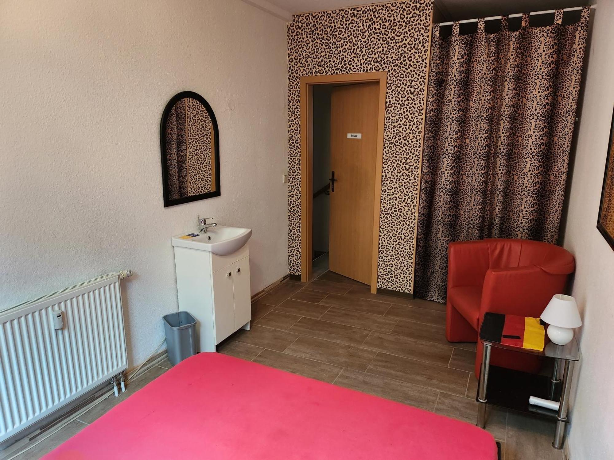 Halle, Top -Preise, 79 Qm Sd Fewo, Eg, Wahlweise Mit 1- 3 Dz, Tv Lounge, Kueche, Bad Wc Einfach Und Gut, Langzeitmieter Vb Preise Halle (Saale) Exterior foto