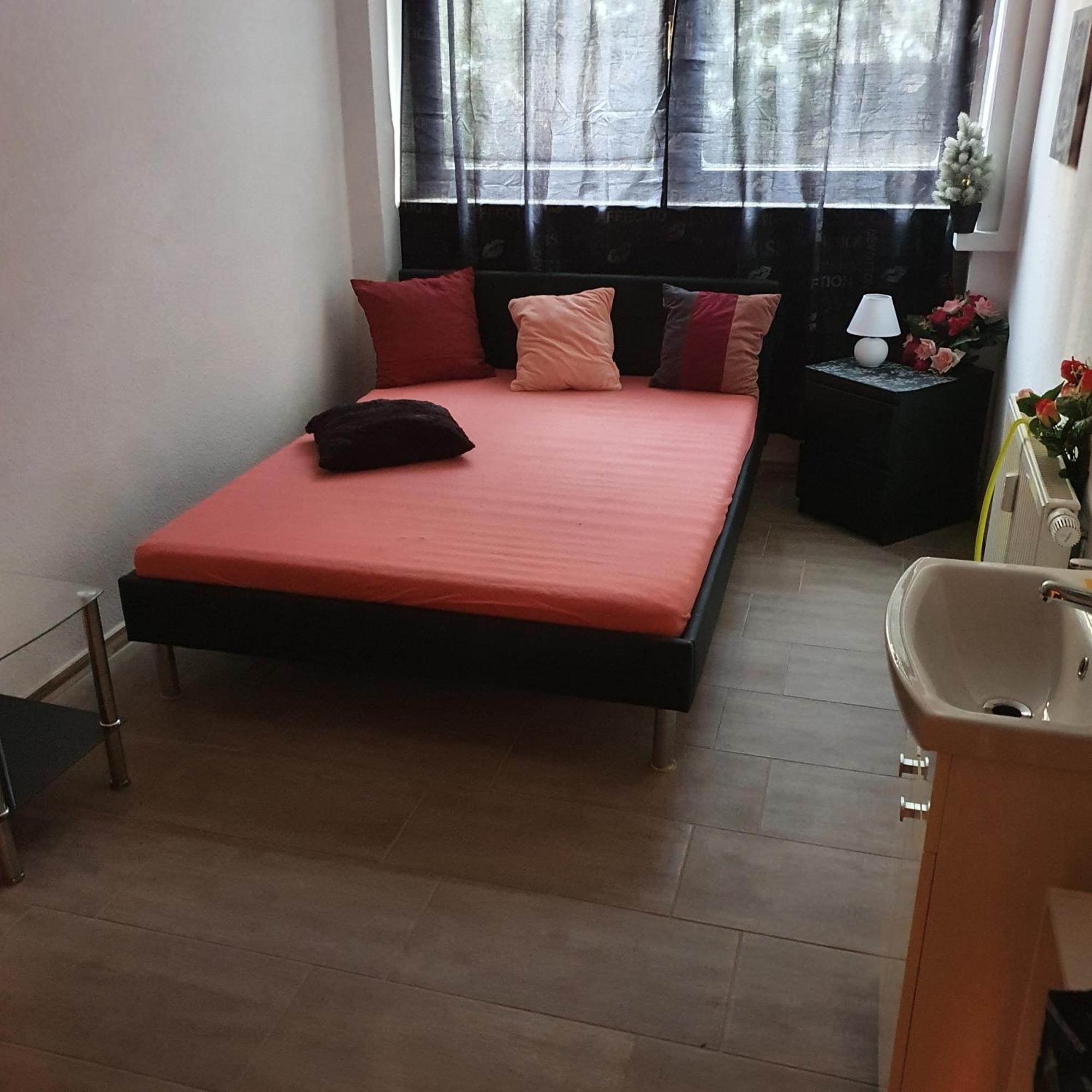 Halle, Top -Preise, 79 Qm Sd Fewo, Eg, Wahlweise Mit 1- 3 Dz, Tv Lounge, Kueche, Bad Wc Einfach Und Gut, Langzeitmieter Vb Preise Halle (Saale) Exterior foto